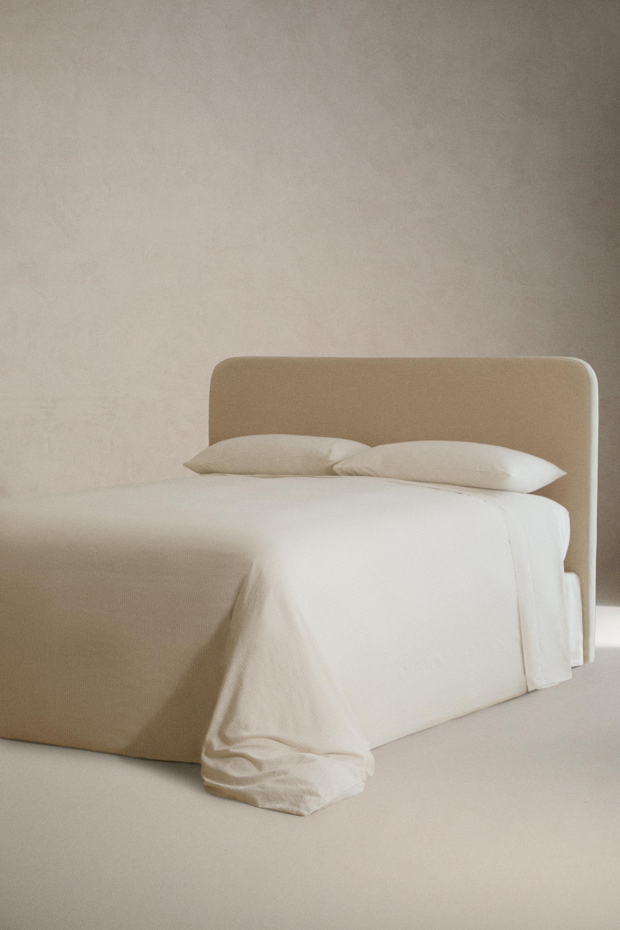 STRIPED SATEEN DUVET COVER (300 THREAD COUNT)